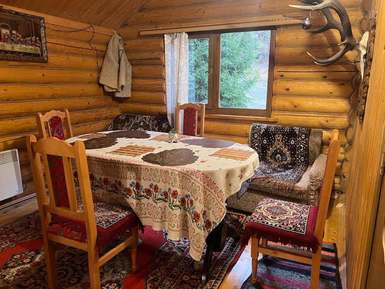 Farmstead Lisova Hostel Mizhhirya  Ngoại thất bức ảnh